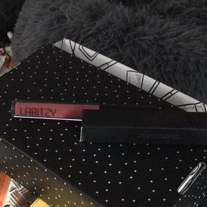 Laritzy Cosmetics Liquid Lipstick in Favor New/Never used